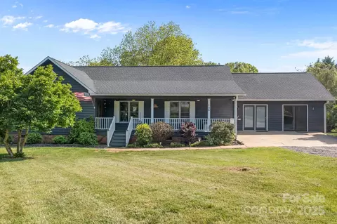 139 Fort Dobbs Rd, Statesville, NC 28625