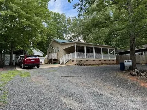 207 Deer Park Rd, Mount Gilead, NC 27306