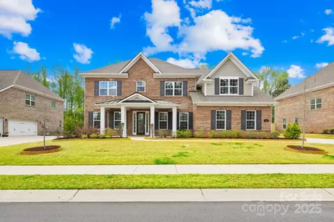 705 Brown Creek Dr, Matthews, NC 28104