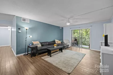 4754 Hedgemore O Dr #O, Charlotte, NC 28209