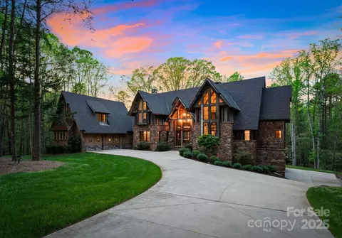 10723 Green Heron Ct, Charlotte, NC 28278