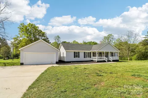 1676 Starmount Cir, Lancaster, SC 29720