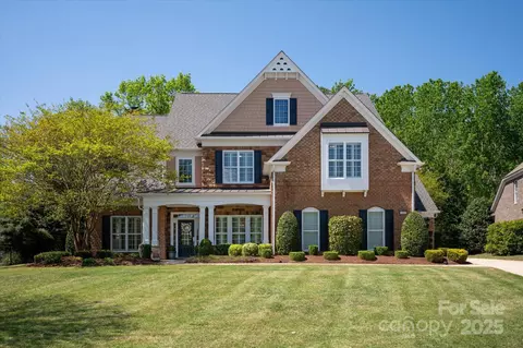 2610 Creek Manor Dr, Waxhaw, NC 28173
