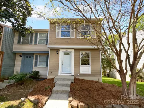7301 Pebblestone F Dr #F, Charlotte, NC 28212