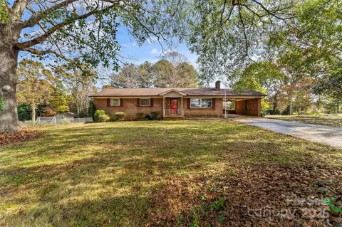 3320 28th Ne St NE, Hickory, NC 28601