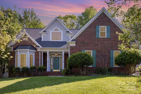 585 Highland Ridge Rd, Mooresville, NC 28115