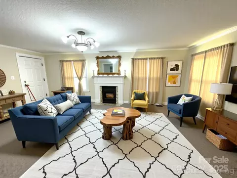 Living - 215 Old Dixie Rd, Lancaster, SC 29720 photo 6 of 6