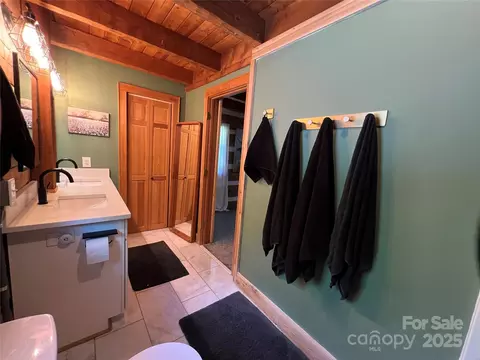 Bath - 3014 Haigler Rd, Monroe, NC 28110 photo 2 of 4