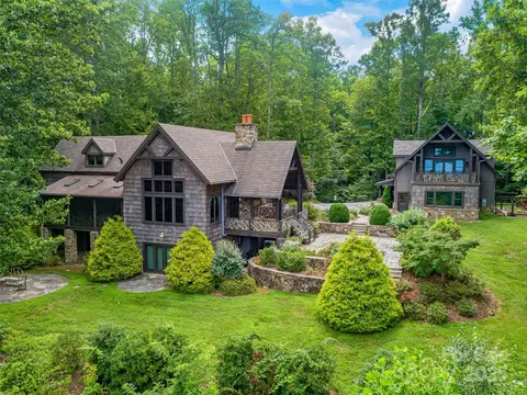5019 Willow Rd, Hendersonville, NC 28739
