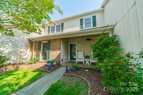 6809 Copernicus Cir, Charlotte, NC 28226