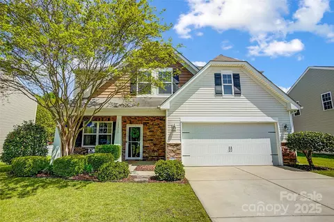 13715 Sunrise View Dr, Charlotte, NC 28278