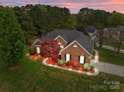 5629 Berry Ridge Dr, Harrisburg, NC 28075