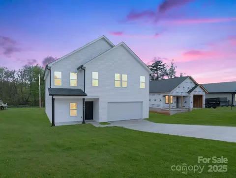 1041 Secor St, Statesville, NC 28677