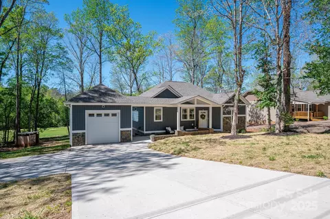 912 Westside Dr, Newton, NC 28658