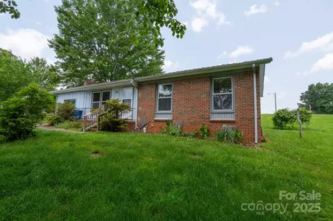 14 Kirby Pl, Asheville, NC 28806