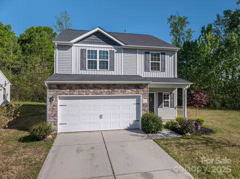 9112 Avery Meadows Dr, Charlotte, NC 28216