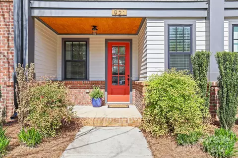921 E 36th St, Charlotte, NC 28205 photo 2