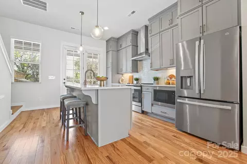 921 E 36th St, Charlotte, NC 28205 photo 5