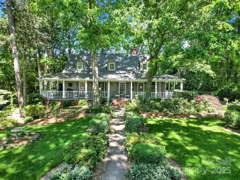 4 Hummingbird Ct, Clover, SC 29710