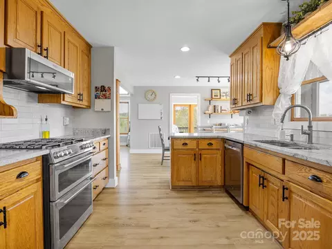 Kitchen - 205 Arlys Ln, Tryon, NC 28782 photo 4 of 4
