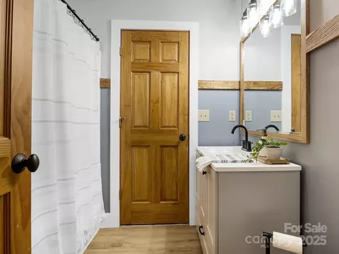 Bath - 205 Arlys Ln, Tryon, NC 28782 photo 2 of 2