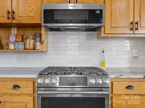 Kitchen - 205 Arlys Ln, Tryon, NC 28782 photo 3 of 4