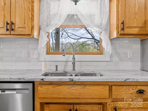 Kitchen - 205 Arlys Ln, Tryon, NC 28782 photo 2 of 4