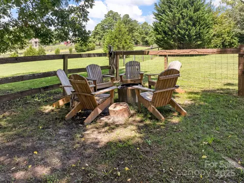 Exterior - 205 Arlys Ln, Tryon, NC 28782 photo 10 of 12