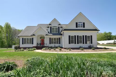 16610 Blackberry Hills Dr, Midland, NC 28107