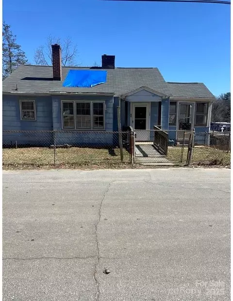 28 W Laurel Loop W Dr W, Asheville, NC 28806