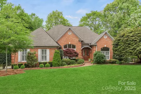 11424 Stonebriar Dr, Charlotte, NC 28277