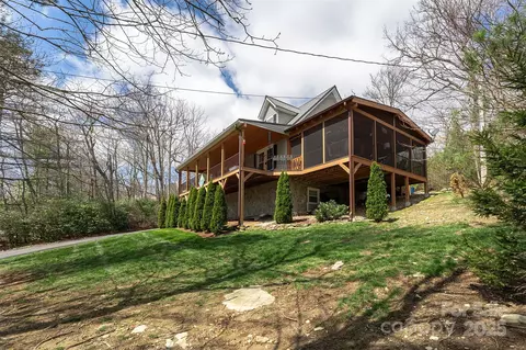 7788 Parks Mountain Dr, Newland, NC 28657