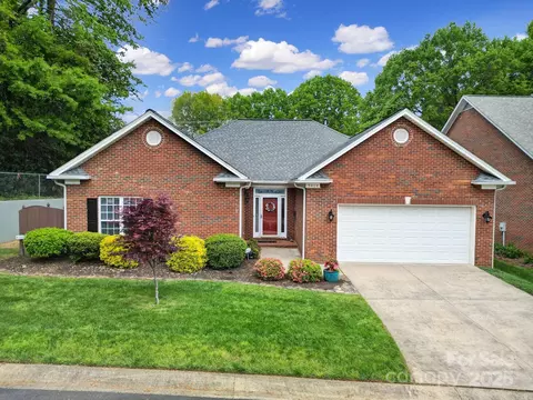 5404 Dunedin Ln, Charlotte, NC 28270