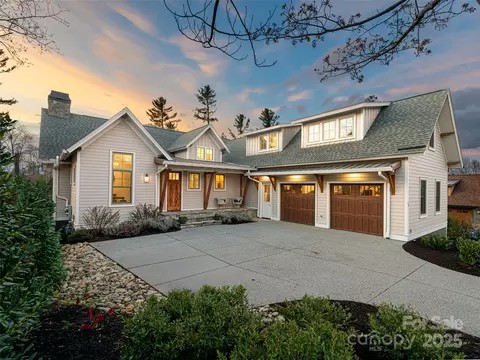 48 Hallett Ct, Asheville, NC 28803