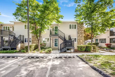 411 Britton Creek 401 Dr #401, Hendersonville, NC 28791
