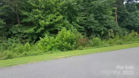 2101 S Fork Dr, Morganton, NC 28655