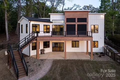 264 Fairway Shores Rd, Mount Gilead, NC 27306