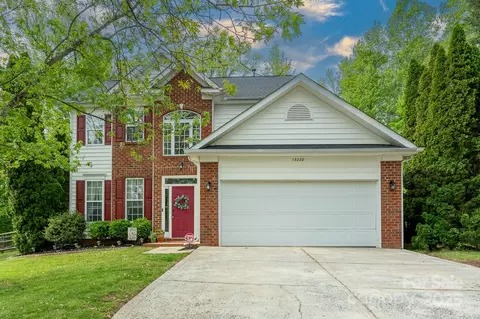13228 Crooked Pine Ct, Charlotte, NC 28215
