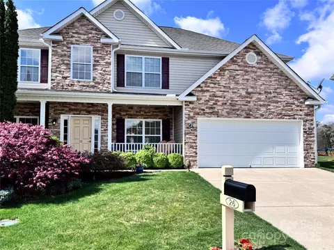 26 Trey Bourne Dr, Asheville, NC 28804