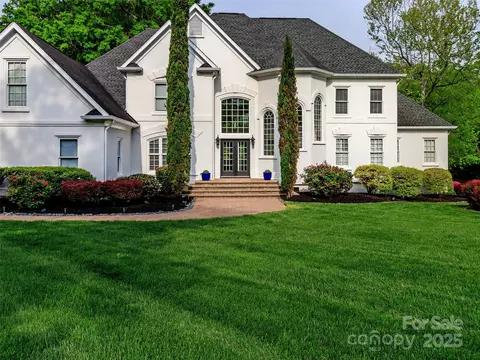 1700 White Pond Ln, Waxhaw, NC 28173