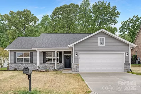 1706 30th Avenue Ne Ct NE, Hickory, NC 28601