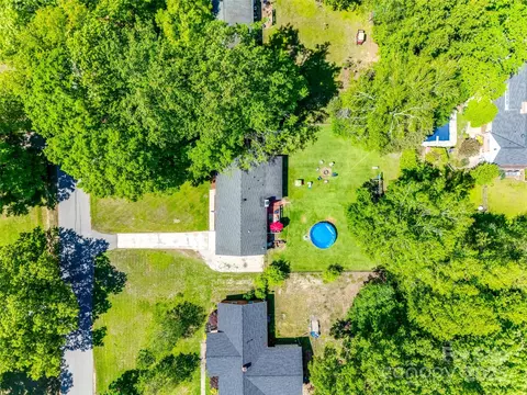View/Area - 1938 Hickory Dr, Lancaster, SC 29720 photo 2 of 4