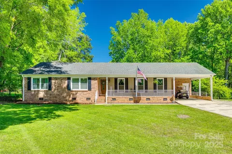 1938 Hickory Dr, Lancaster, SC 29720