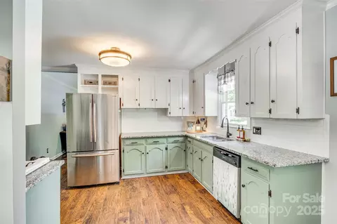 Kitchen - 1938 Hickory Dr, Lancaster, SC 29720 photo 1 of 2
