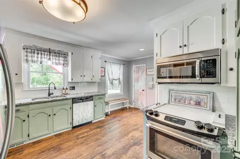 Kitchen - 1938 Hickory Dr, Lancaster, SC 29720 photo 2 of 2
