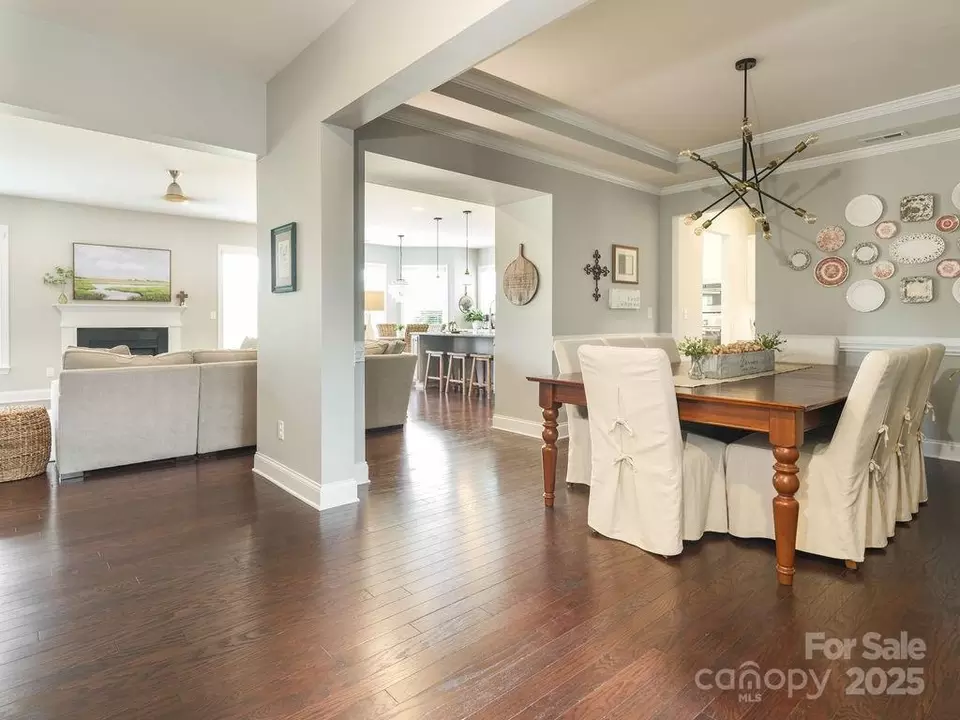 Dining - 18721 Dumbarton Oaks Dr, Cornelius, NC 28031 photo 2 of 3
