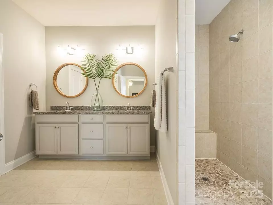 Bath - 18721 Dumbarton Oaks Dr, Cornelius, NC 28031 photo 1 of 4