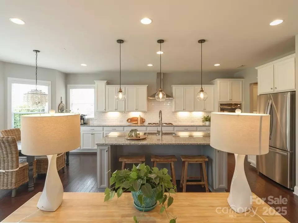 Kitchen - 18721 Dumbarton Oaks Dr, Cornelius, NC 28031 photo 2 of 5