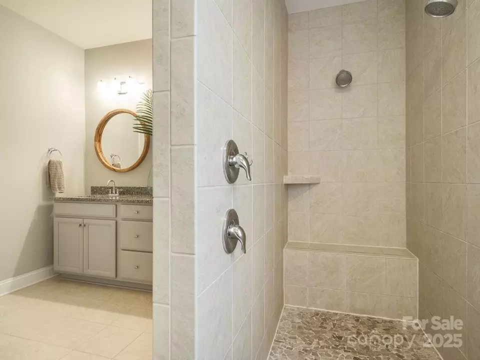 Bath - 18721 Dumbarton Oaks Dr, Cornelius, NC 28031 photo 2 of 4