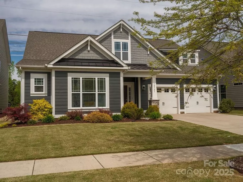 Exterior - 18721 Dumbarton Oaks Dr, Cornelius, NC 28031 photo 4 of 4